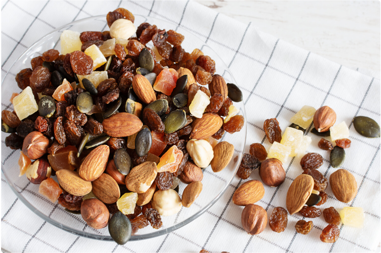 10 Super Healthy Snacks To Satisfy Your Late-Night Cravings!